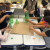 Alunos de escola municipal aprendem construindo jogos didáticos com materiais recicláveis